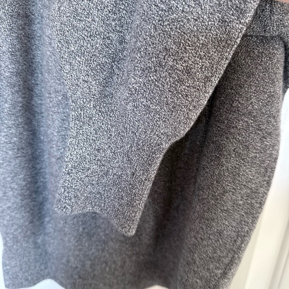 Abercrombie & Fitch Split Hem Business Casual Crewneck Sweater size Large - Picture 5 of 9